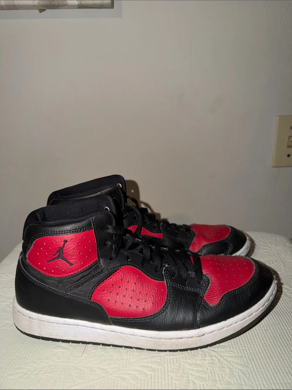Nike Air Jordan 1 Mid Bred Black Red AR3762-006 Men’s Size 11